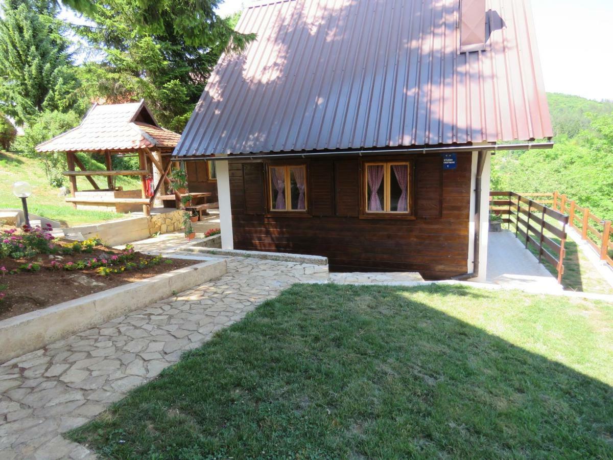 Guesthouse Stefanac Otocac Ngoại thất bức ảnh