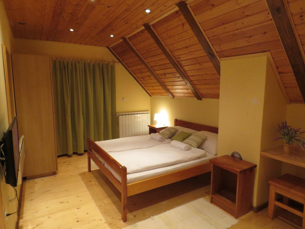 Guesthouse Stefanac Otocac Ngoại thất bức ảnh